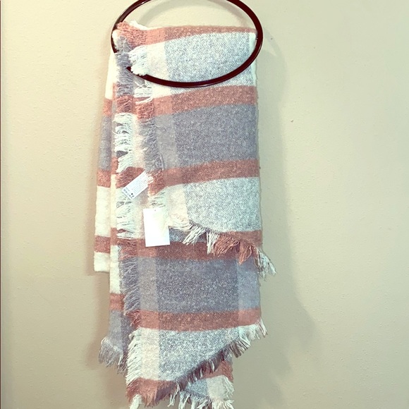 Forever 21 Multicolored Winter Scarf 🧣Pink/ Gray/ Multi - Picture 2 of 2